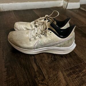 Nike Women's Zoom Pegasus Athletic Shoes